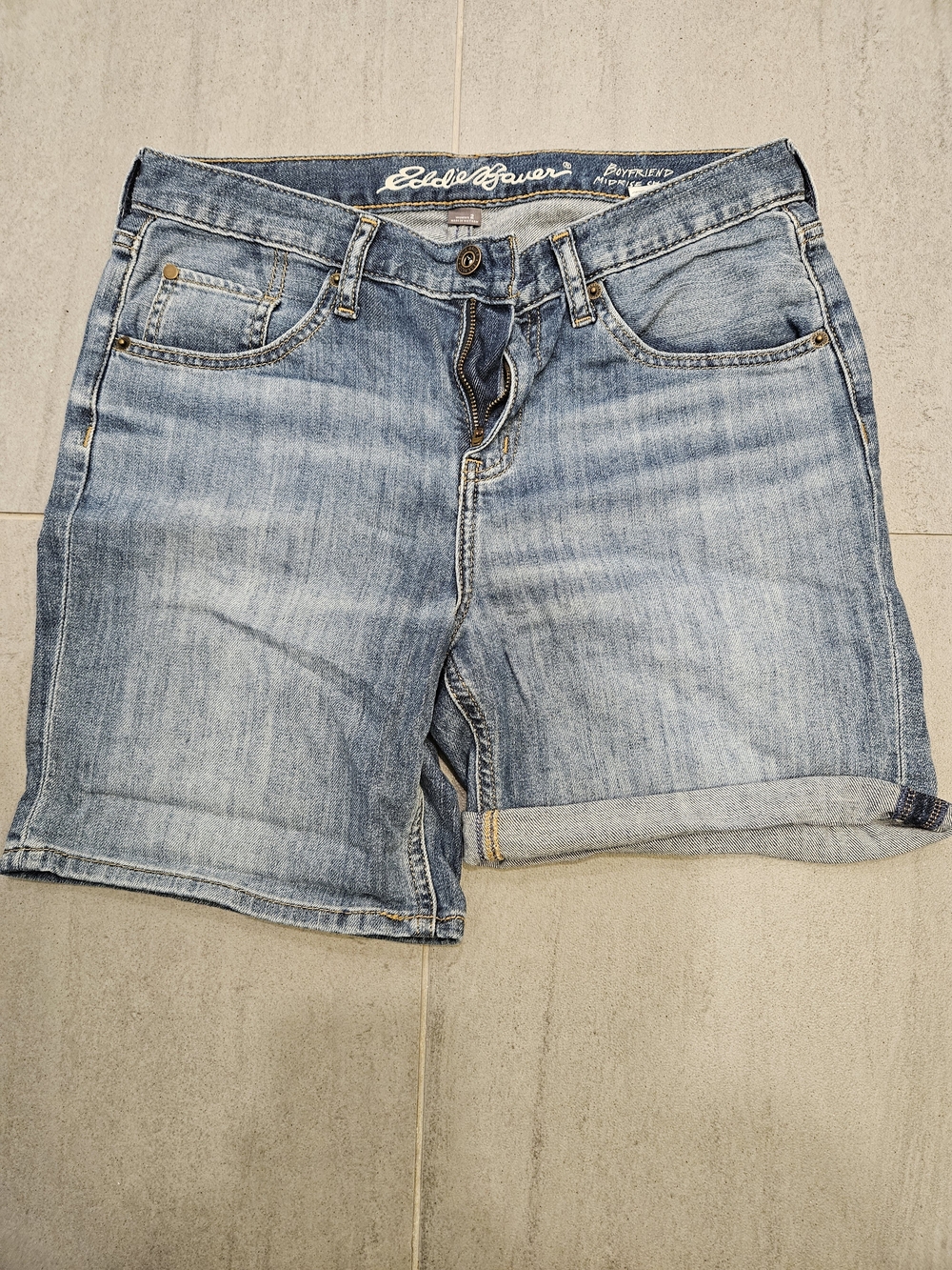 Eddie Bauer Women's Light Blue Wash Boyfriend Midrise Denim Jean Shorts